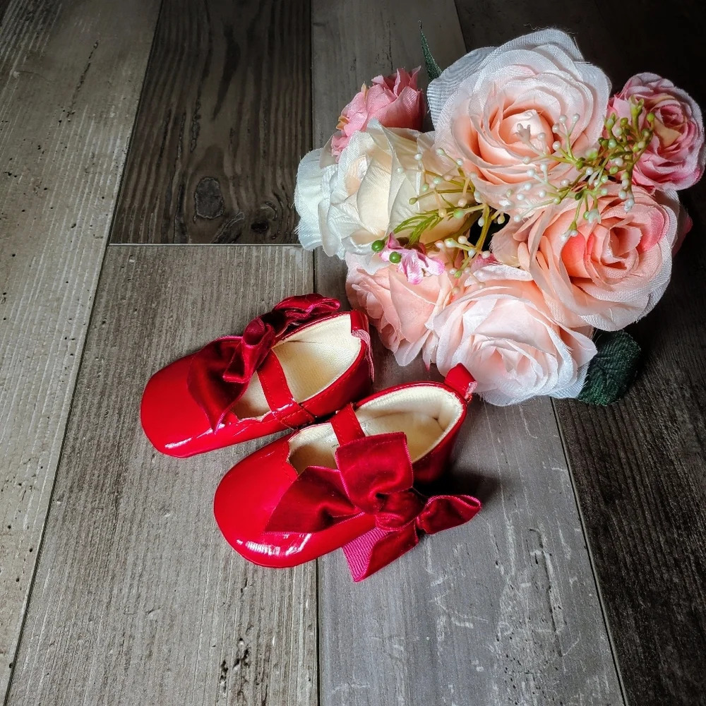 Cat & Jack Shiny Red Bow Mary Jane Flats 6-9m ♥️